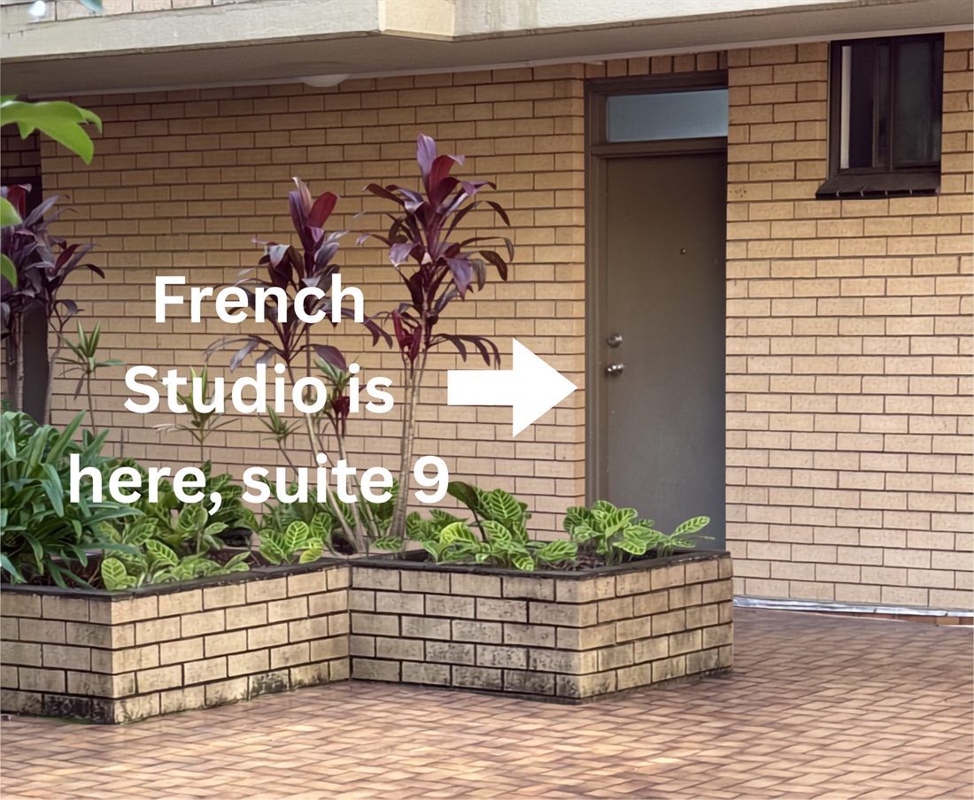 Suite 9 courtyard entrance for French Studio